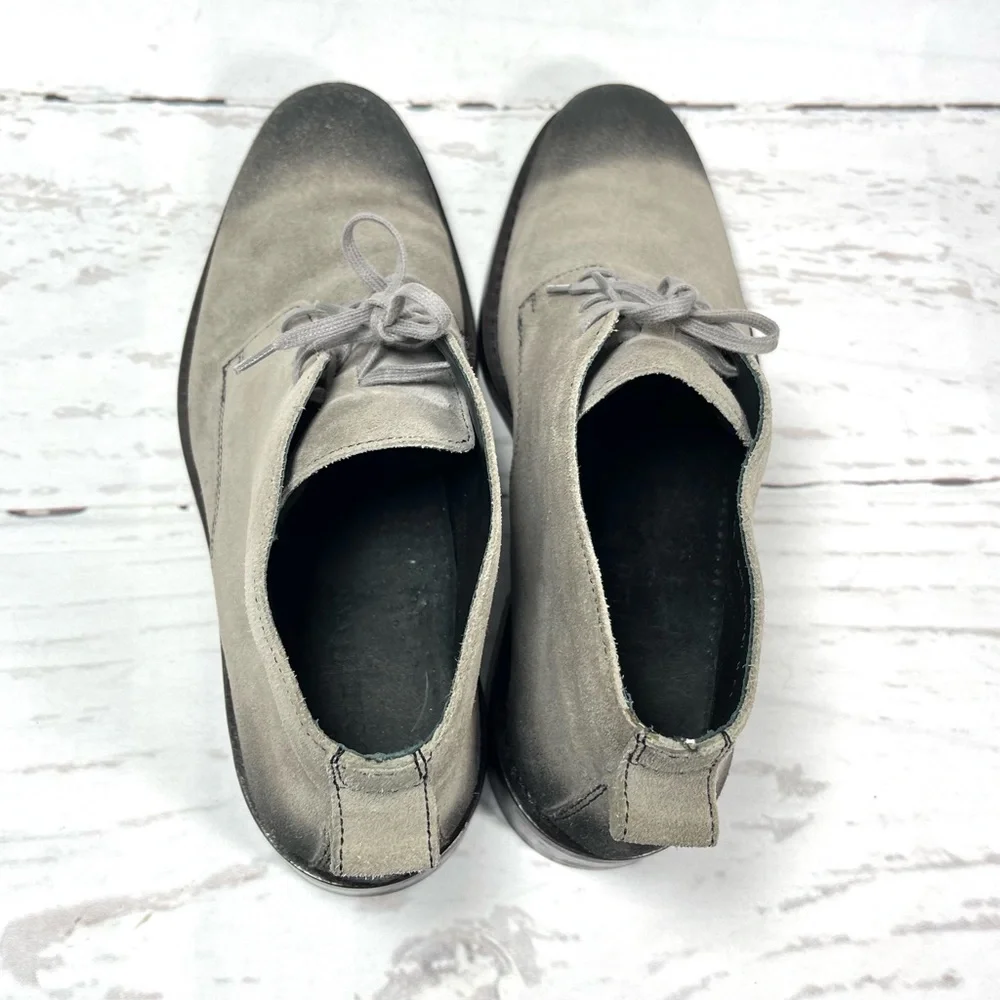 Cole Haan Mens Chukka Size 9.5M Gray Distressed Suede‎ Lace Up